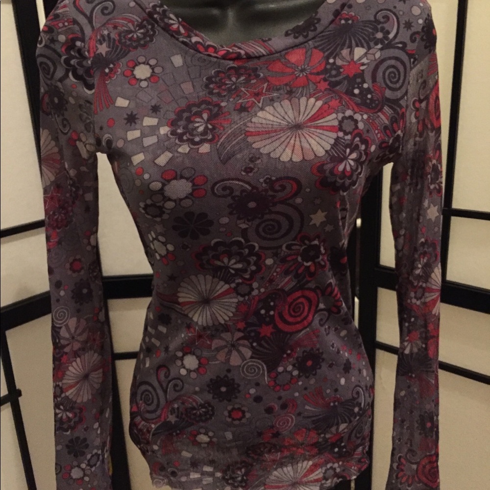 Sweet Pea long sleeve nylon/sheet top